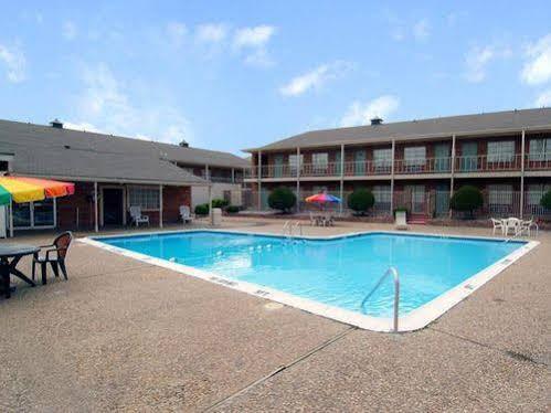 Americas Best Value Inn And Suites North Farmers Branch Zewnętrze zdjęcie