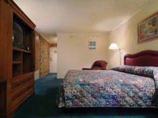 Americas Best Value Inn And Suites North Farmers Branch Zewnętrze zdjęcie